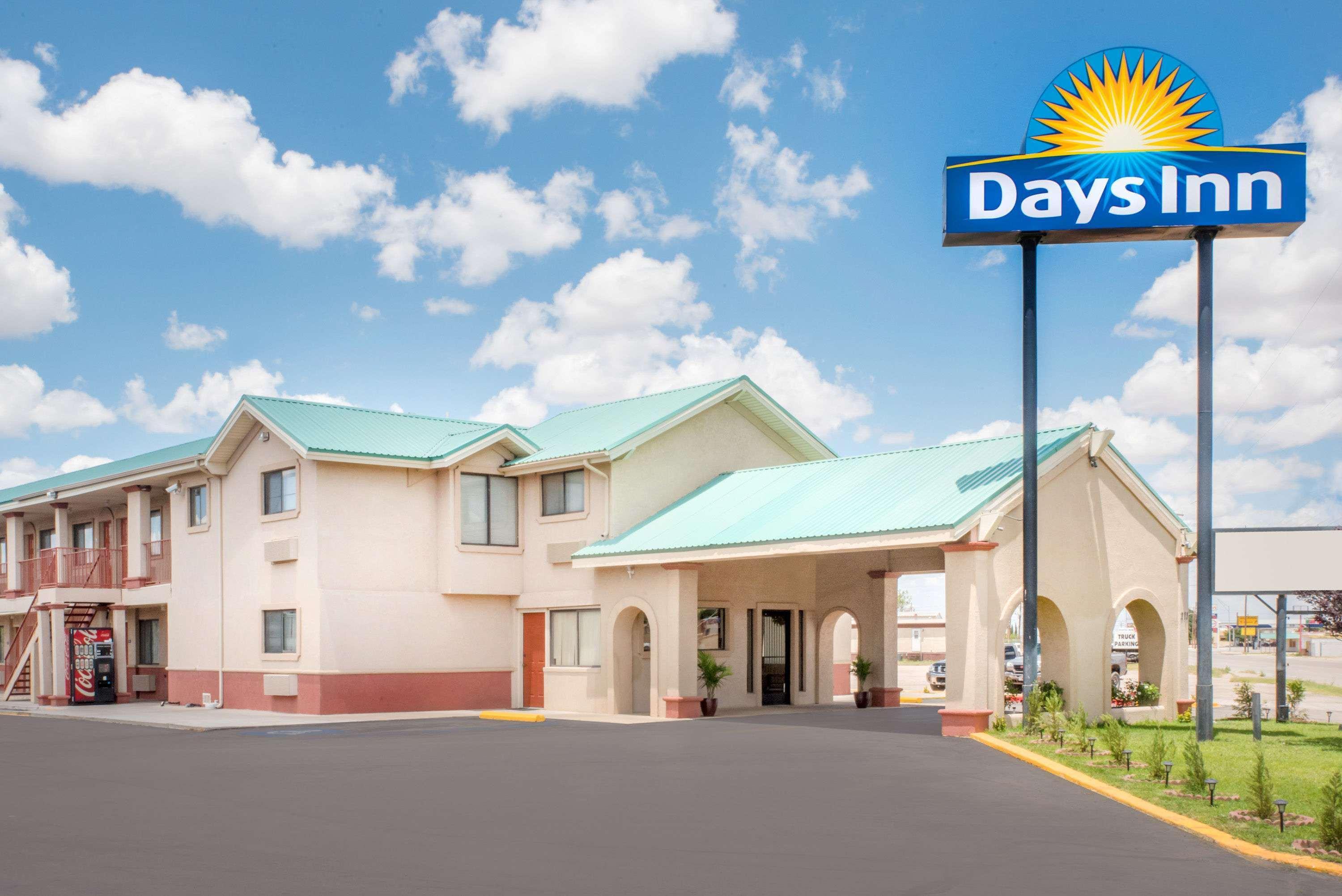 Days Inn By Wyndham Гоббс Екстер'єр фото